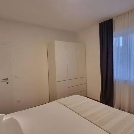 Noel 1 Apartment